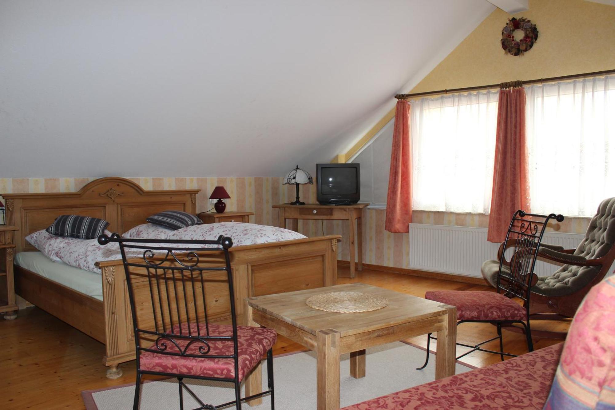 Hotel Restaurant Buergerstube Ulmen Bagian luar foto